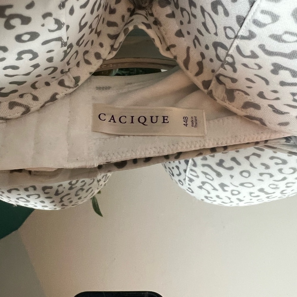 Cacique Gray and White Animal Print Bra - Picture 3 of 3